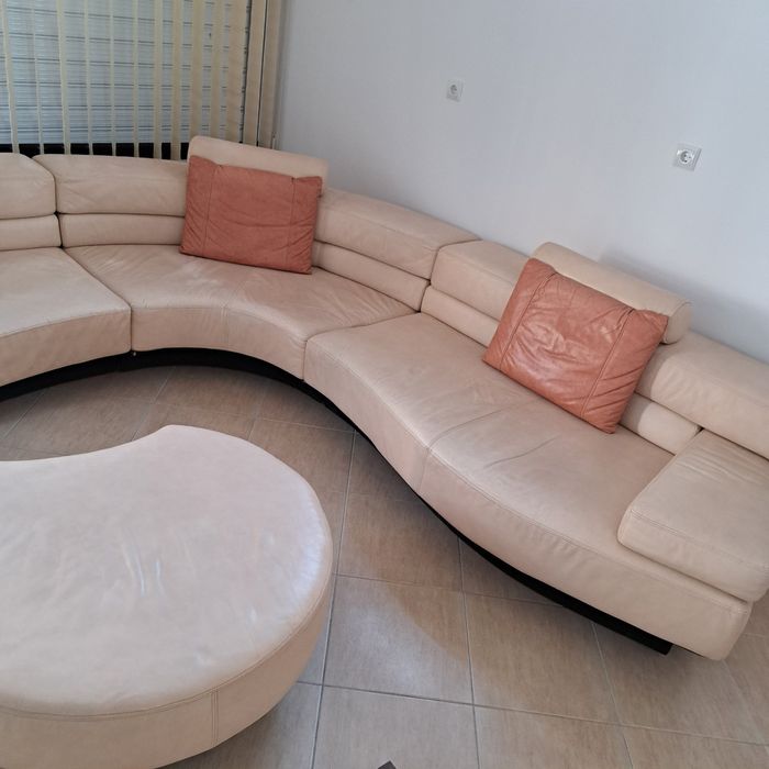 Качествен диван естествена кожа + табуретка на колелца