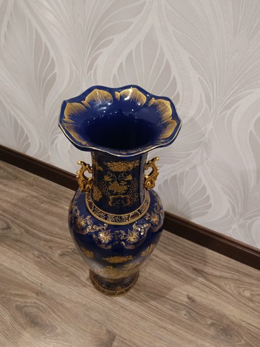 Продам вазу для цветов