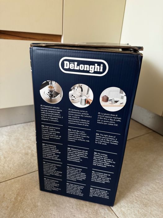 DeLonghi Dedica Arte кафе машина