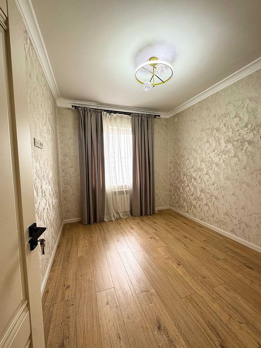 Продаю! Своя!Дархан, 4 комнатная квартира, центр.