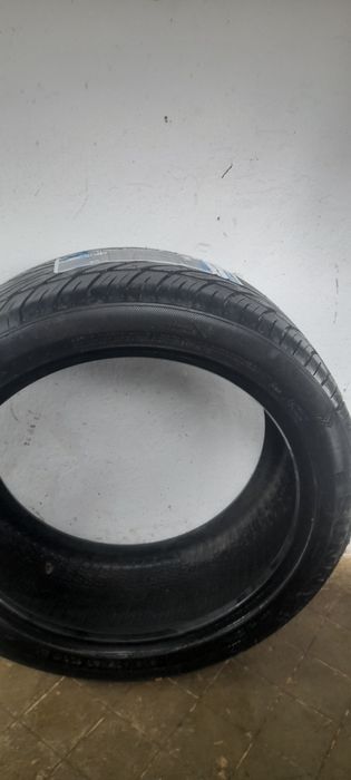 Vând anvelopă SUNNY 275/40ZR20 106/XLW