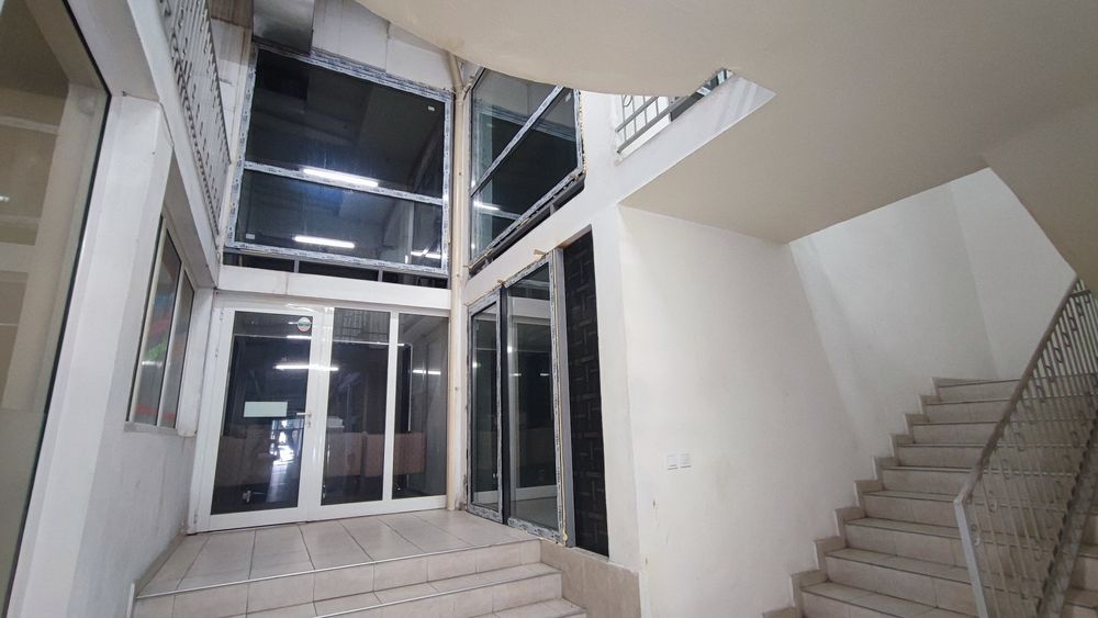 Офис в идеален център на 2 етажа с площ от 140,24 кв.м.