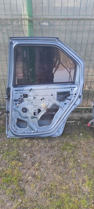 Uși pt Logan 1 față spate dreap Deci atenție ușile pe care le dețin sunt doar de DREAPTA