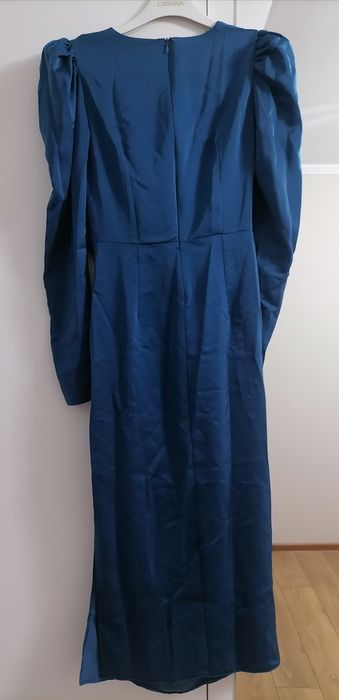 Синее атласное платье