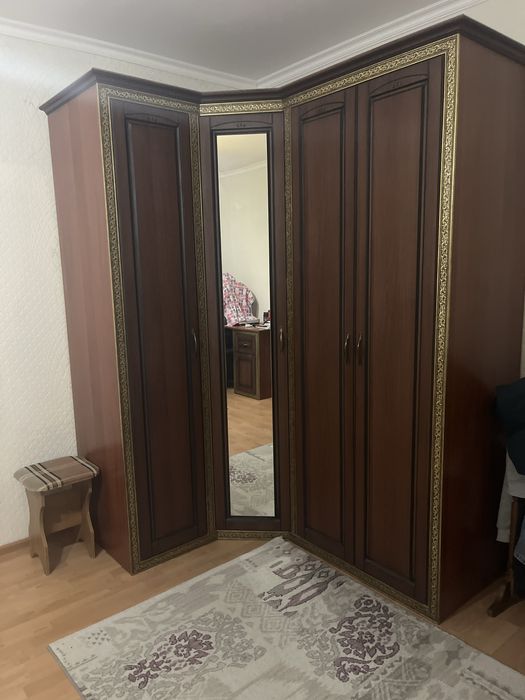 Продам шкаф угловой б/у
