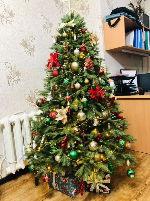 Ёлка русская красавица гелиевая