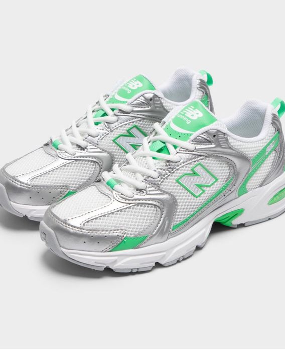 Продам new balance 530