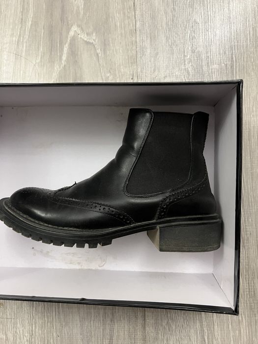 Продам осенние ботинки