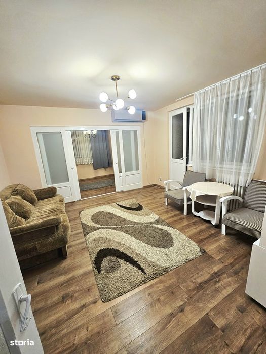 Dau în chirie apartament 3 camere-strada Splaiul Crișanei