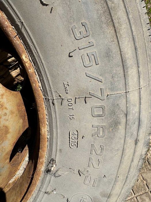Гума с джанта за камион 315 70 22,5