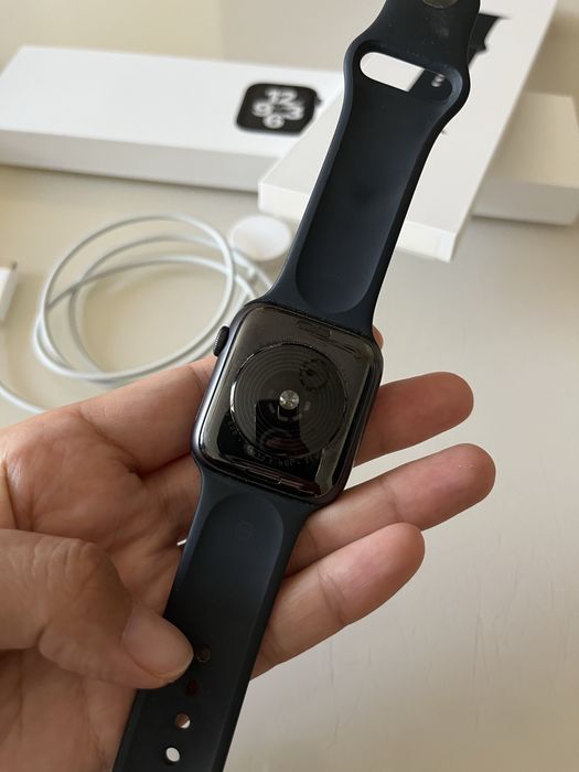Часы Apple Watch SE