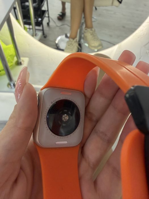 Apple watch se2 в идеальном состоянии
