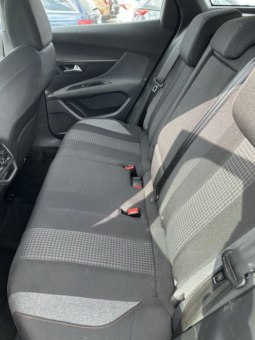 Paugeot 3008 facelift automat 1.2 benzina