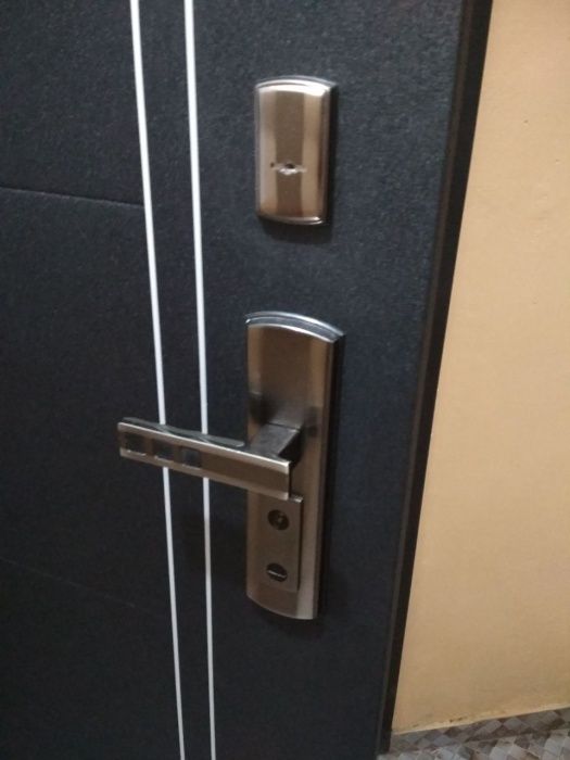 Установка,вскрытие замков.Обшивка дверей.