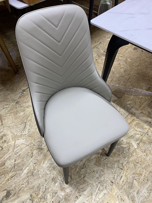 Продам стул со стульями