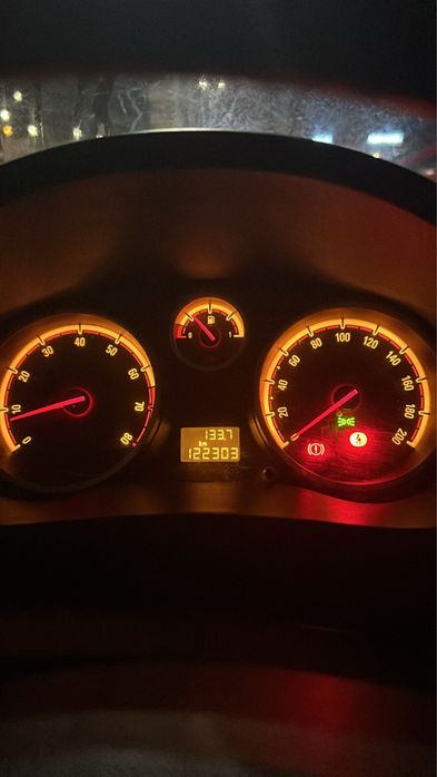 vand opel corsa 1.4 benzina