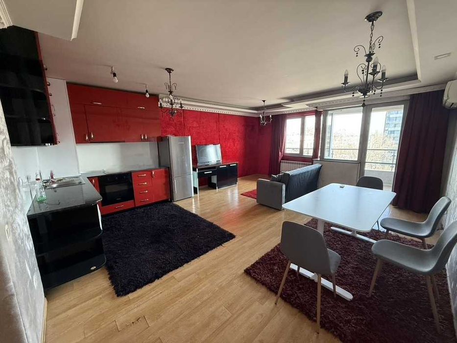 Дава се под наем Тристаен апартамент в София, Студентски град - 135 кв.м за 887.4 € - Снимка #1