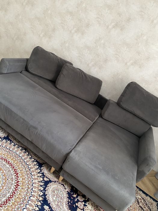 Диван в отличном состояний