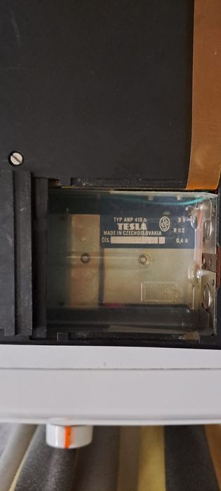 Еднокасетъчен касетофон Tesla