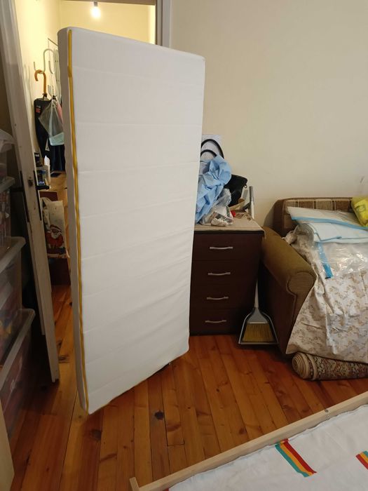 Чисто ново детско легло с матрак - размери: 164/77 см.