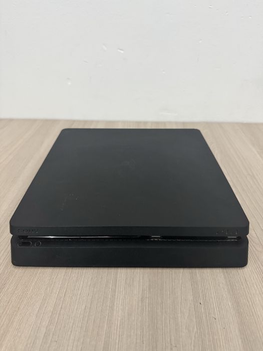 Пс 4 слим в хорошем состоянии