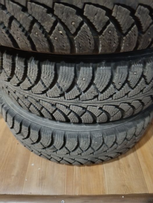 Шины зимние шипованая  185/65R15