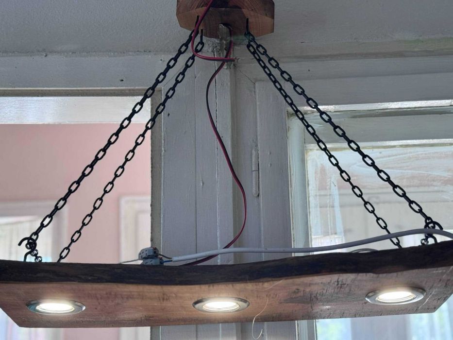 Ръчно изработена стойка за вино