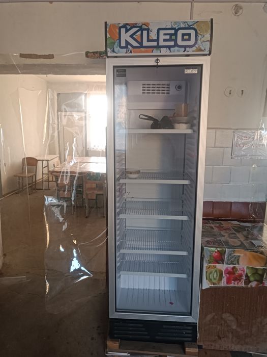 Витрина холодильник сотилади холати деярли янги 1-ой ишлатилган