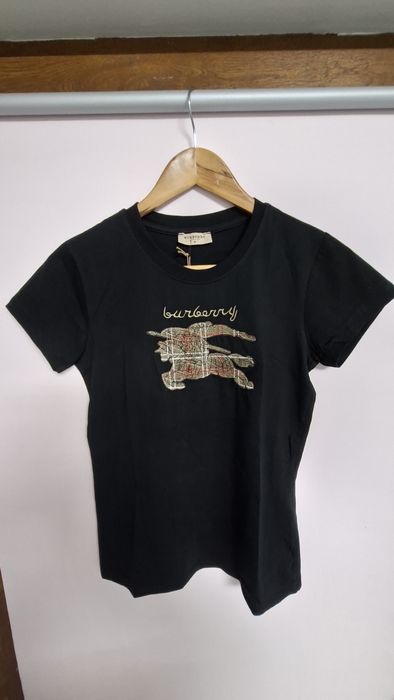 Tricouri de damă diferite dimensiuni ,modele si culori