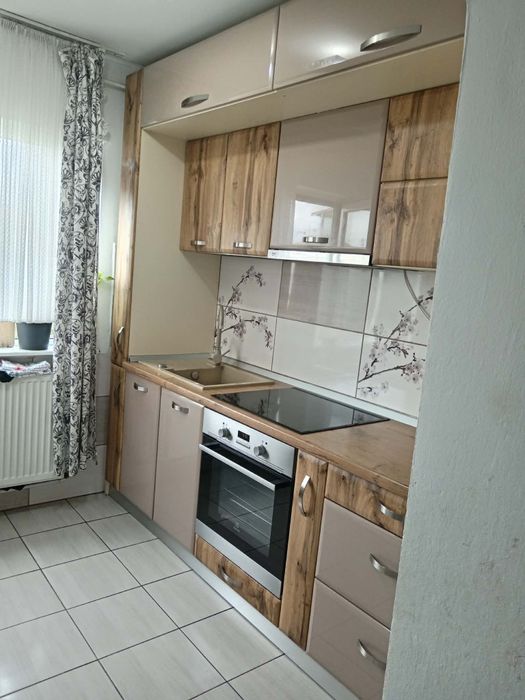 Apartament cu 2 camere de vânzare - 78000 euro neg.    Oradea, Rogerius