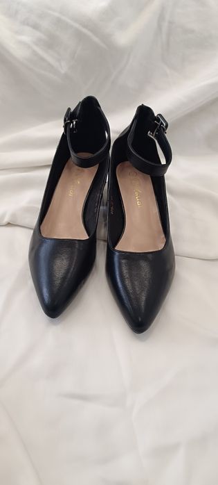 Женские туфли (черная)