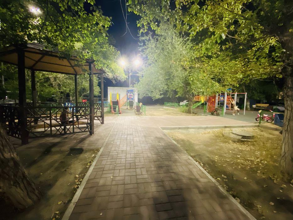 Продам 4 комнатную квартиру