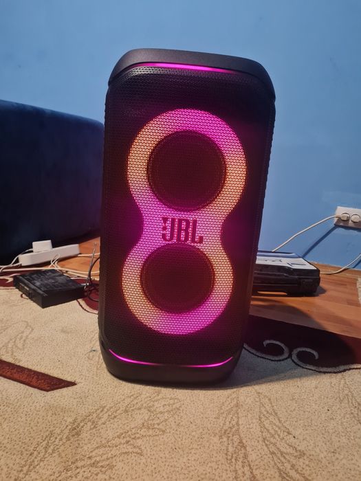 Vindem boxă JBL mai multe detalii la nr de tel