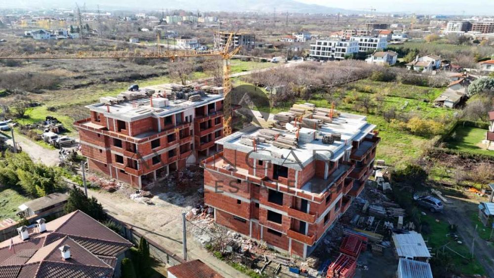 оф.22151 Тристаен с Двор Беломорски