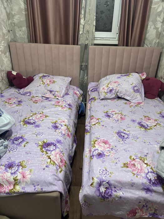 Продаю 2 кровати (90x200 см)