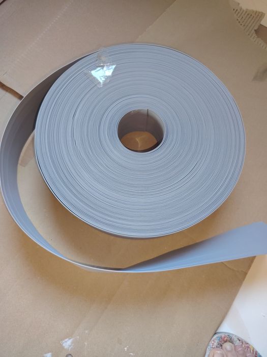 Vând plinta flexibila PVC , 140 ml. Prețul este de 6lei/ml la cumpărarea unei role (50ml) sau 5 lei/ml la cumpărarea întregii cantități.