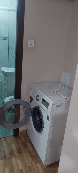 Inchiriez apartament 2 camere semidecomandat