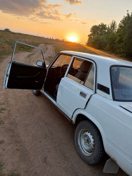 Продам ваз2107  инжектор  2005 год