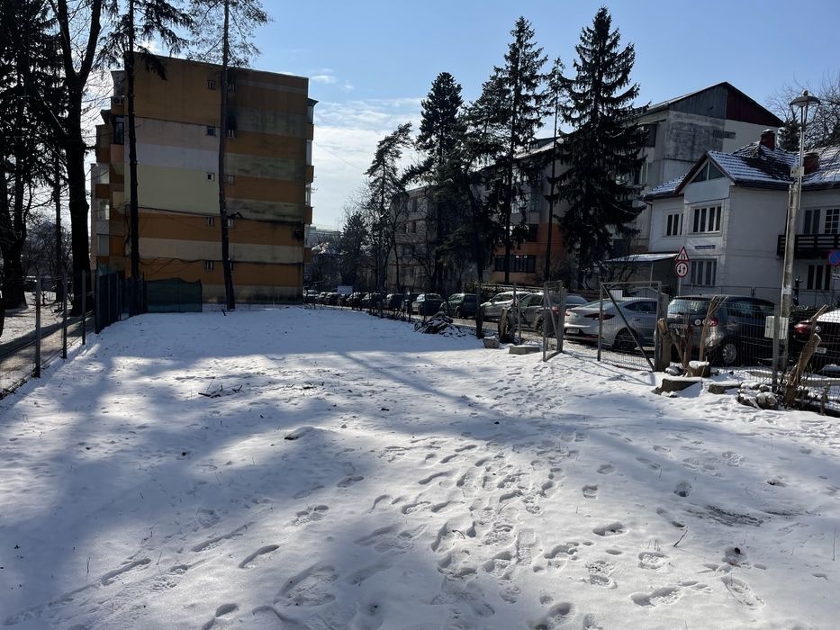 Inchiriez  Casa sau Teren-pt constr Modulara  cabinet(langa Tribunal)