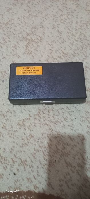 Електроный Микрометр