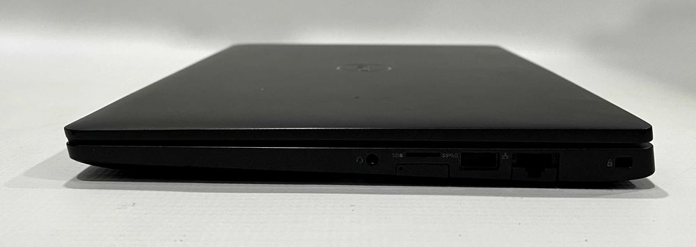 Лаптоп Dell Latitude 5300, Intel Core i7 8665U, 8GB ram