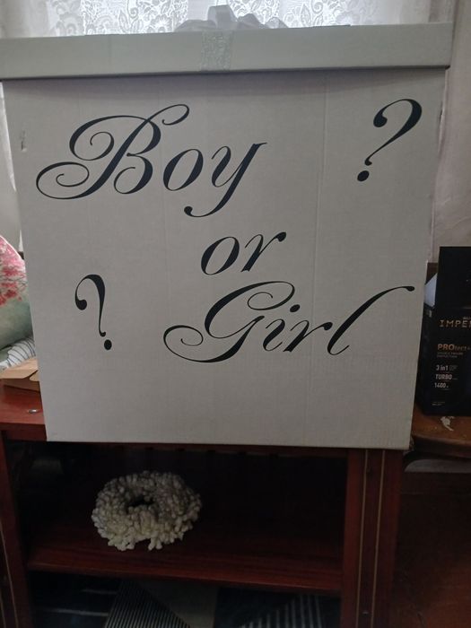 Отдам коробку большую  бесплатно