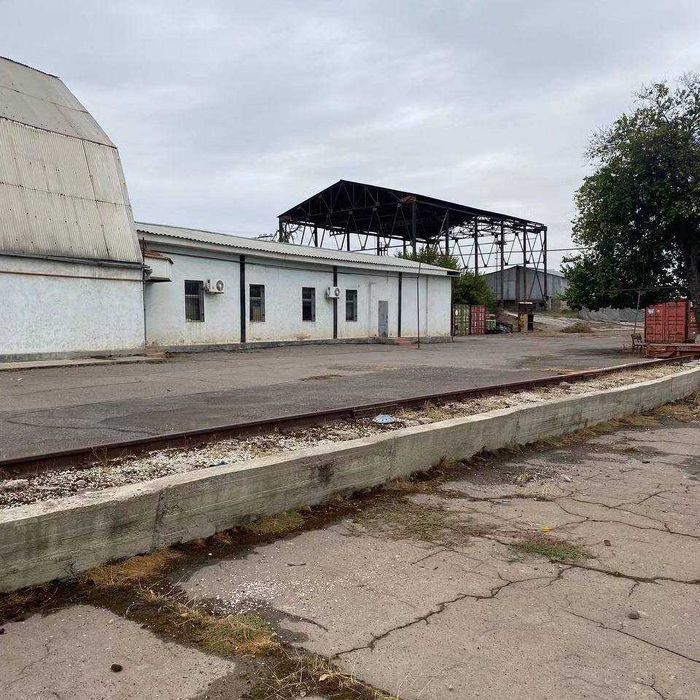 Yu Промышленные помещения, склады, участок 2га, по границе ж/д-ветка