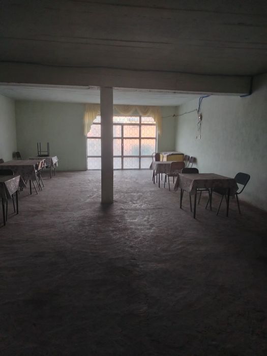 Косон тумани хокимият олди йулини устига жойлашган