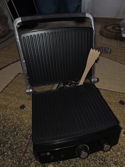 Grătar electric/Sandwich Maker "Switch On" - nou + spatulă lemn cadou
