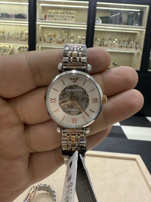 Новогднии Скидки Emporio Armani