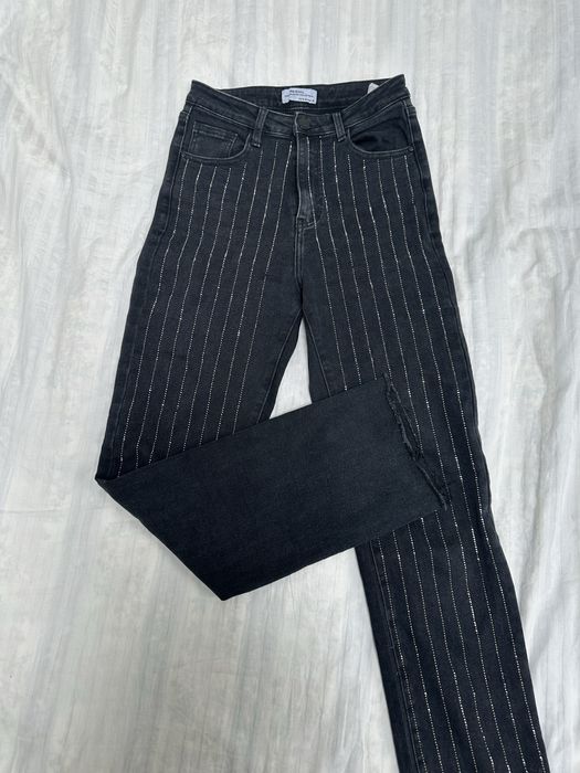 Черни дънки с камъни