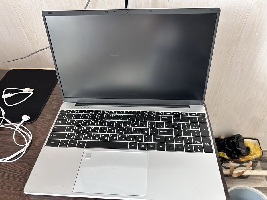 Продаю ноутбук почти новый