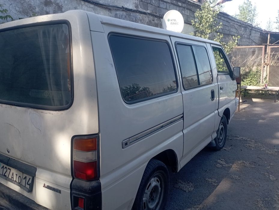 Mitsubishi L 300
