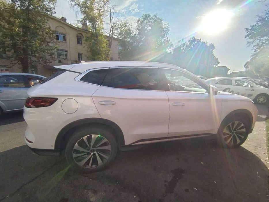 BYD Song Plus EV Champion2023 год